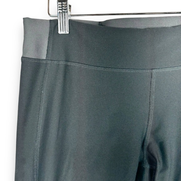 Lucy Tech Mid Rise Knee Length Leggings, Black, Size Large - Picture 3 of 12